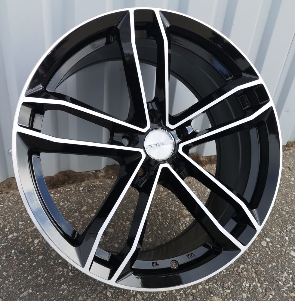 Diski R18 5x100 J8 ET40 RACINGLINE D5276 Black Polished