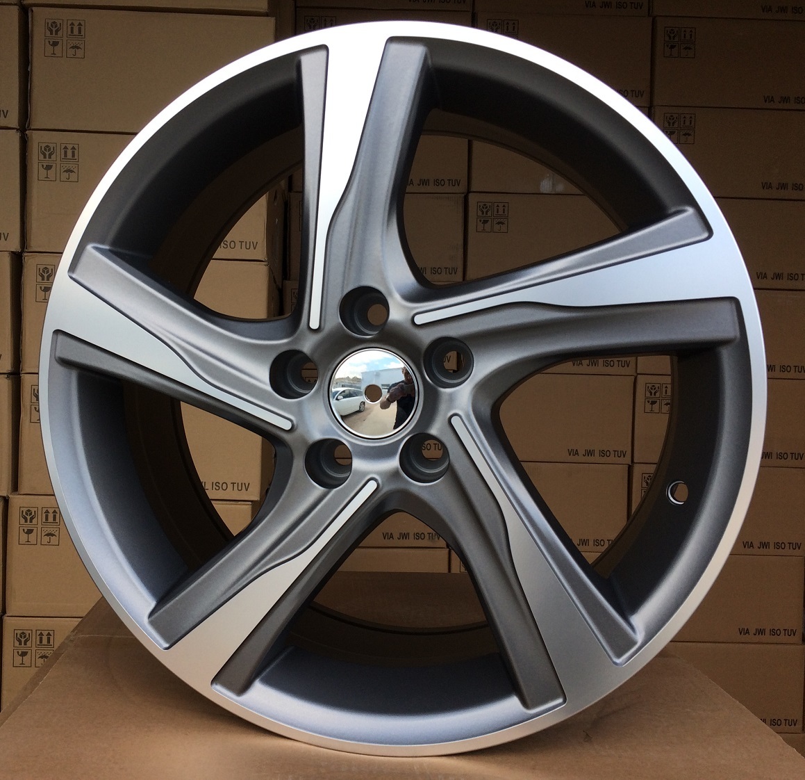 DISKI Racingline BY115 Volvo 5×108 R18 J7.5 ET49 Grey Polished