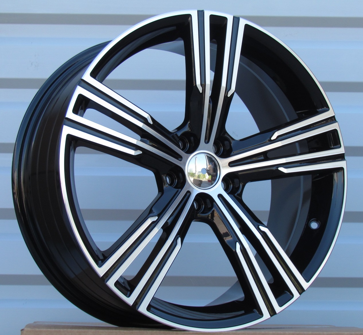 DISKI Racingline FE184 Volvo 5×108 R17 J7.5 ET45 Black Polished