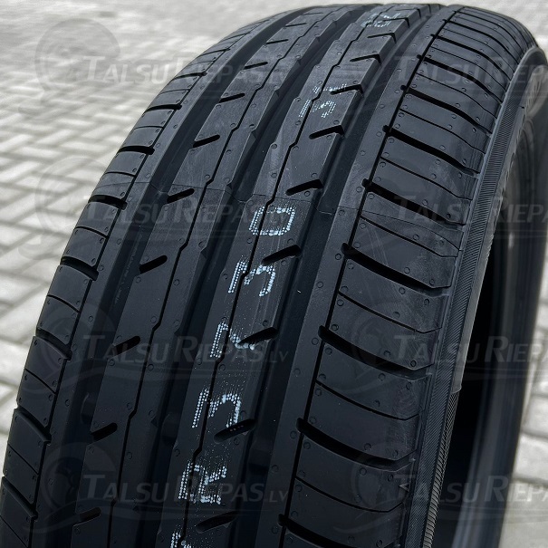 215/55R17 Yokohama Bluearth-ES ES32 94V XL