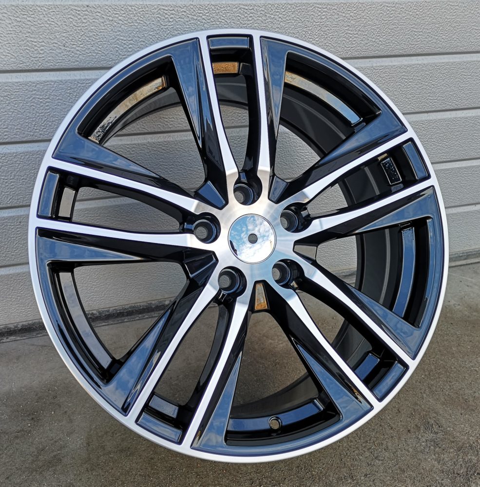 Diski R17 5x112 J7.5 ET45 RACINGLINE B5474 SEAT Black Polished