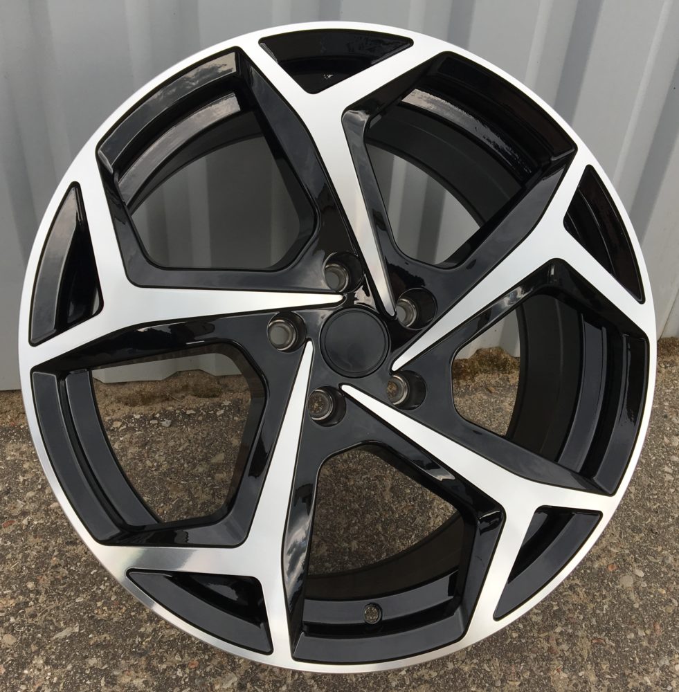 Diski R18 5x112 J8 ET44 RACINGLINE XE182 VW Black Polished