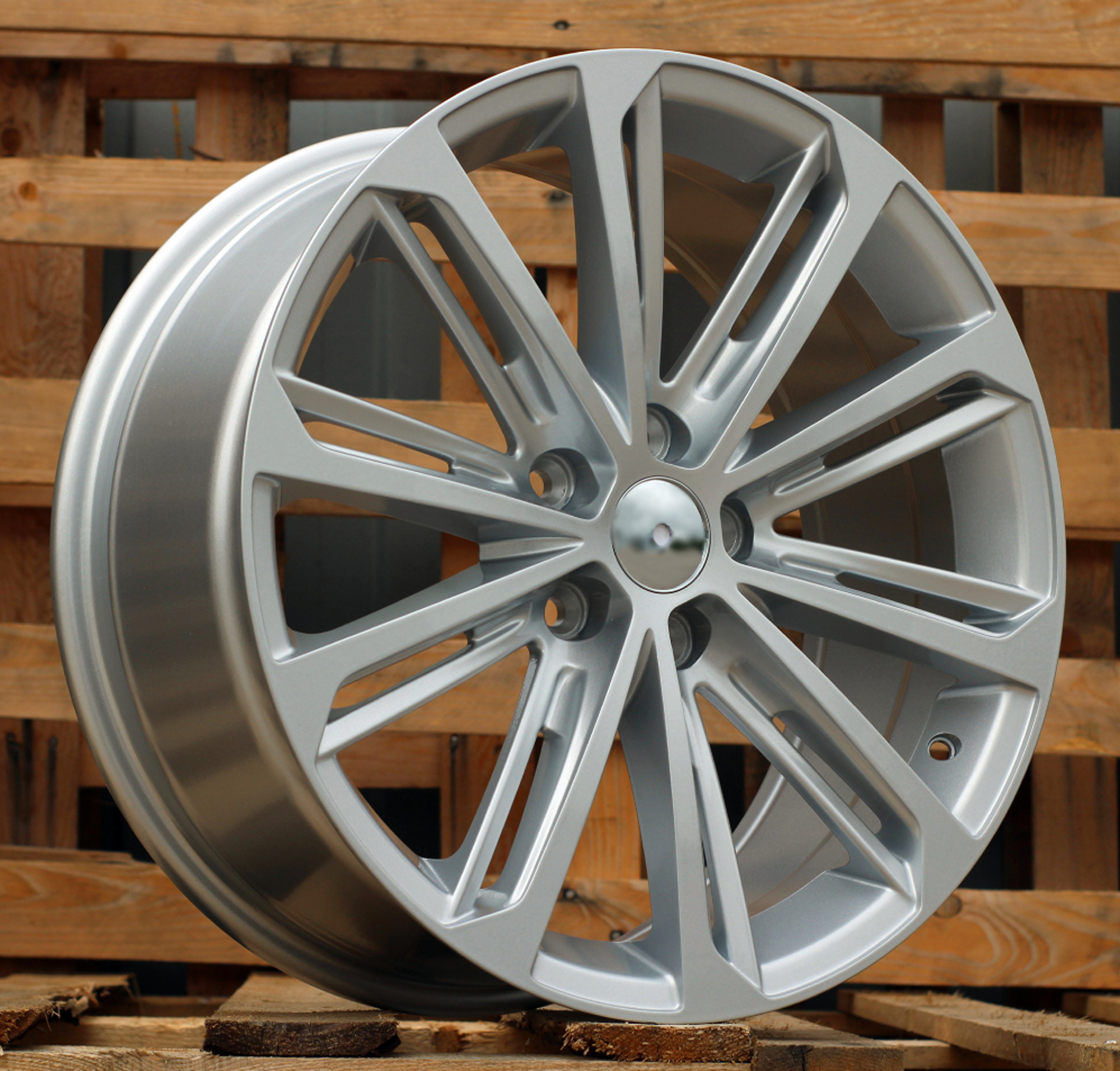 DISKI LU980 VW R18 5×112 J8 ET44 Silver Shining