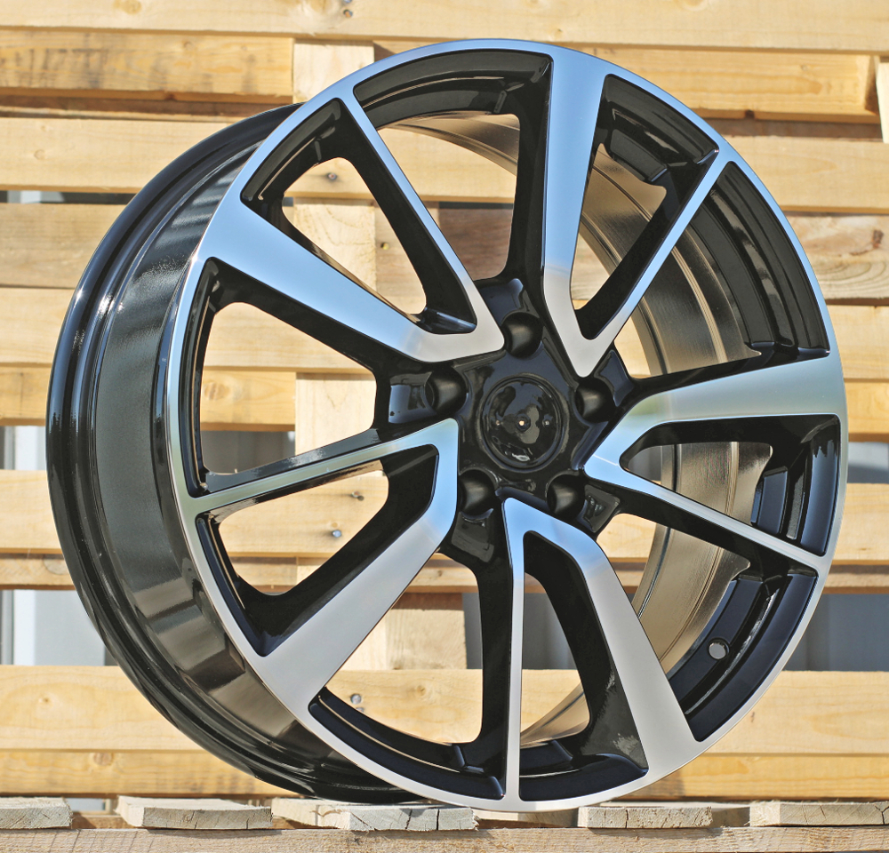 Diski R17 5x114.3 J7 ET40 RACINGLINE BY131 NISSAN Black Polished