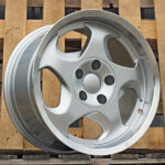 Diski R17 5×120 J8 ET15 RACINGLINE B2418 BMW Silver +Polished Lip