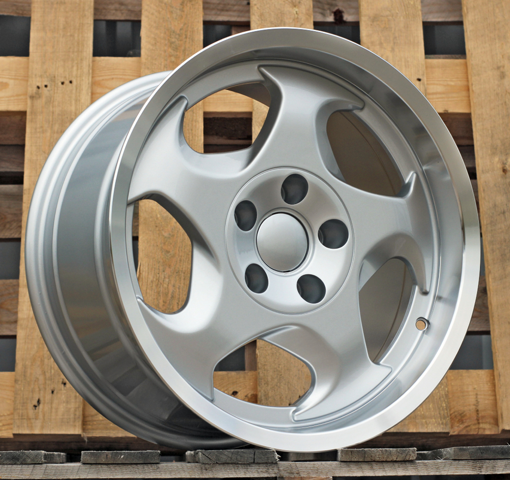 Diski R17 5x120 J8 ET15 RACINGLINE B2418 BMW Silver +Polished Lip