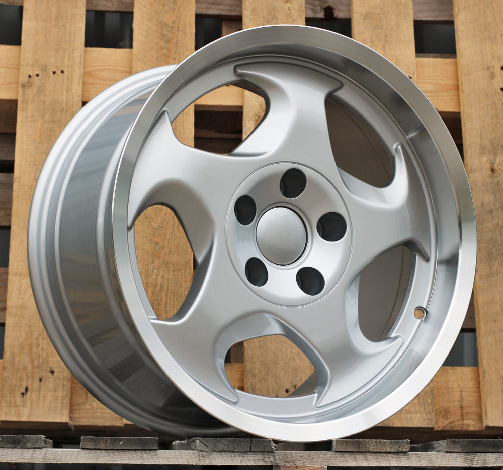 Diski R17 5x120 J9 ET17 RACINGLINE B2417 BMW Silver +Polished Lip