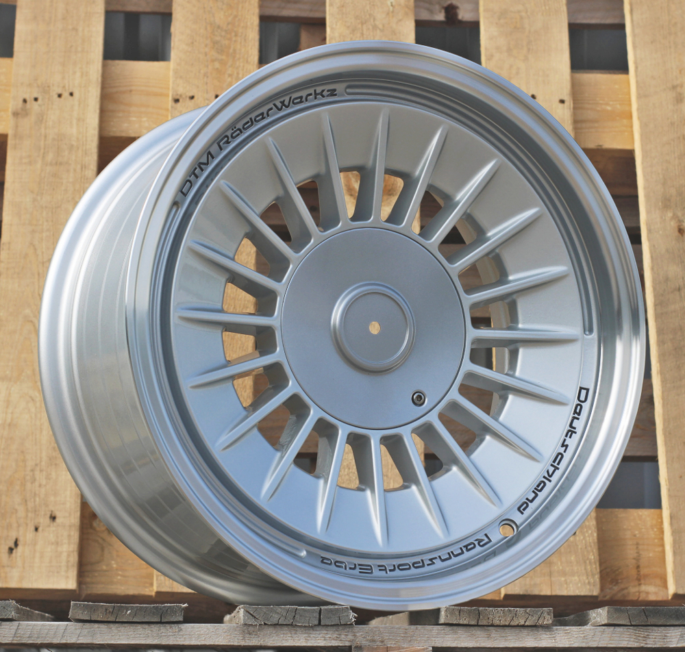 Diski R16 4x100 J8 ET20 RACINGLINE Y1085 BMW (SSPL) (Hybrid Forged)