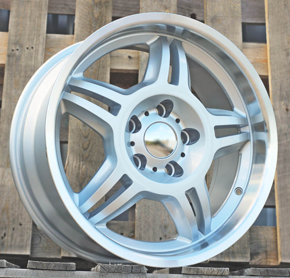 Diski R17 5x120 J8 ET35 RACINGLINE BK657 BMW Silver +Polished Lip