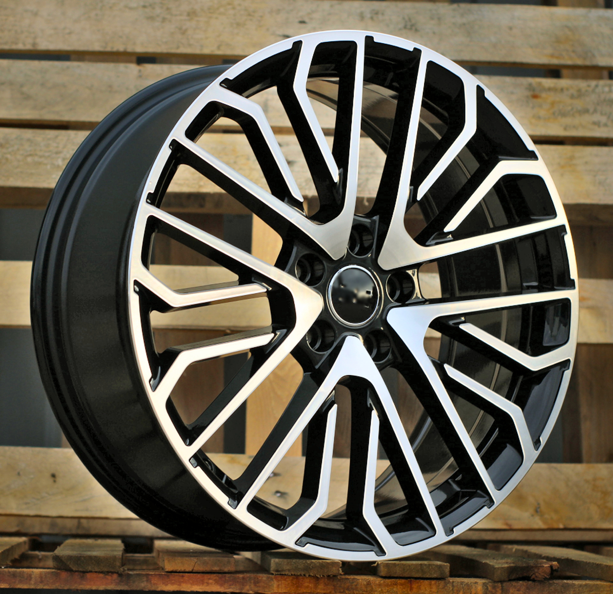 DISKI Audi R18 5×112 J8 ET40 3S1261 Black Polished (Hybrid Forged)